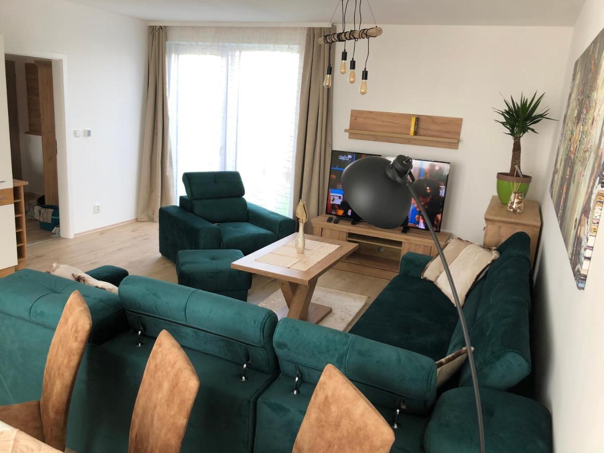 Tatra Billetee Apartman S Luxusnym Vyhladom Na Vysoketatry A Sukromnym Wellness 포프라트 외부 사진