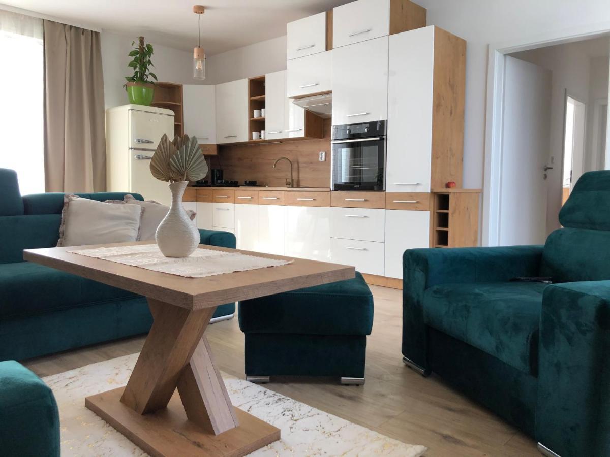 Tatra Billetee Apartman S Luxusnym Vyhladom Na Vysoketatry A Sukromnym Wellness 포프라트 외부 사진